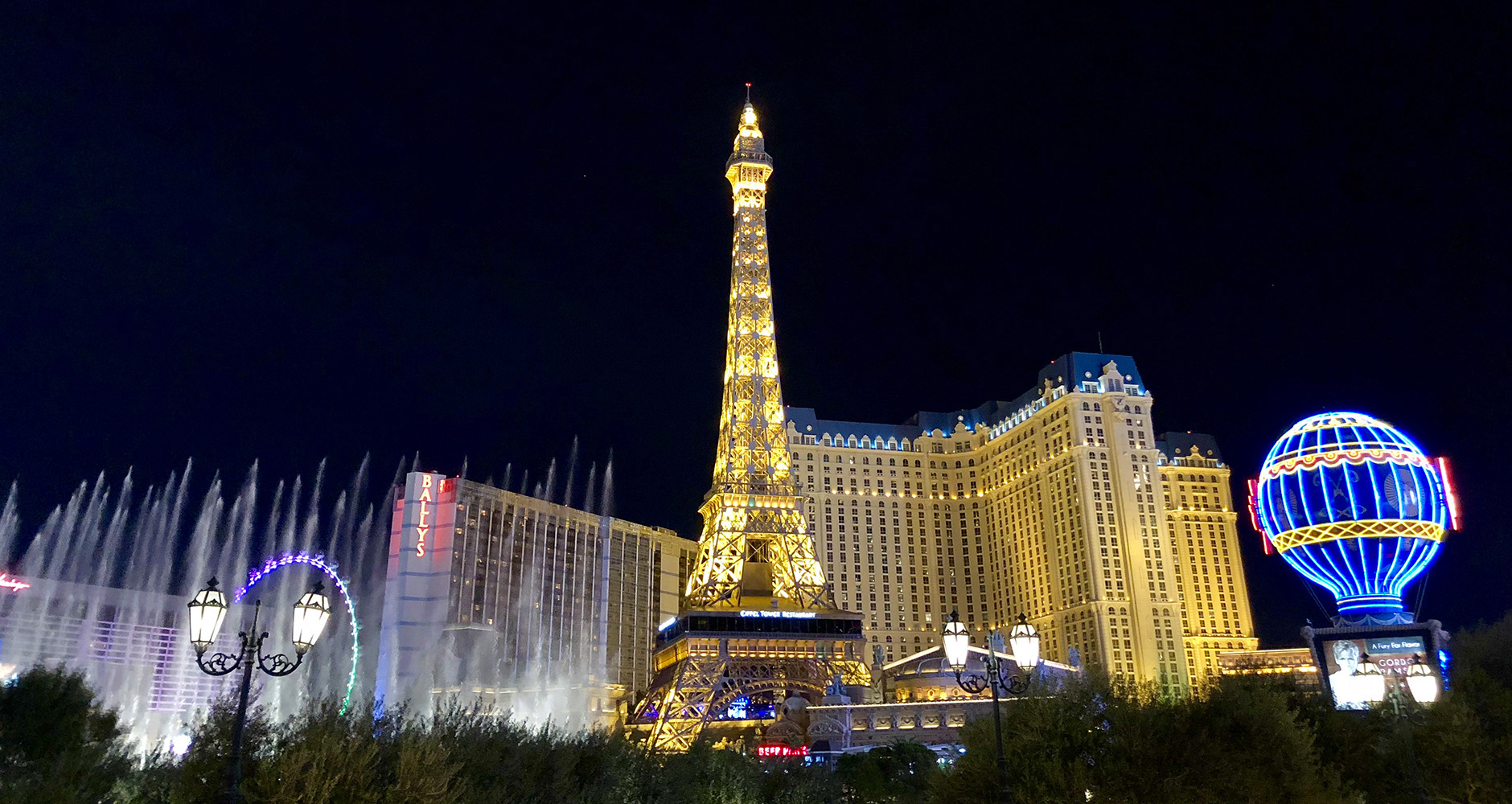 Las Vegas strip sparkling at night